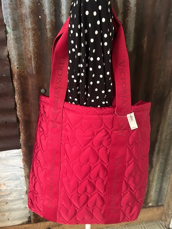 Victoria's Secret Handbags - NWT-Victoria's Secret Quilted Heart Tote Bag